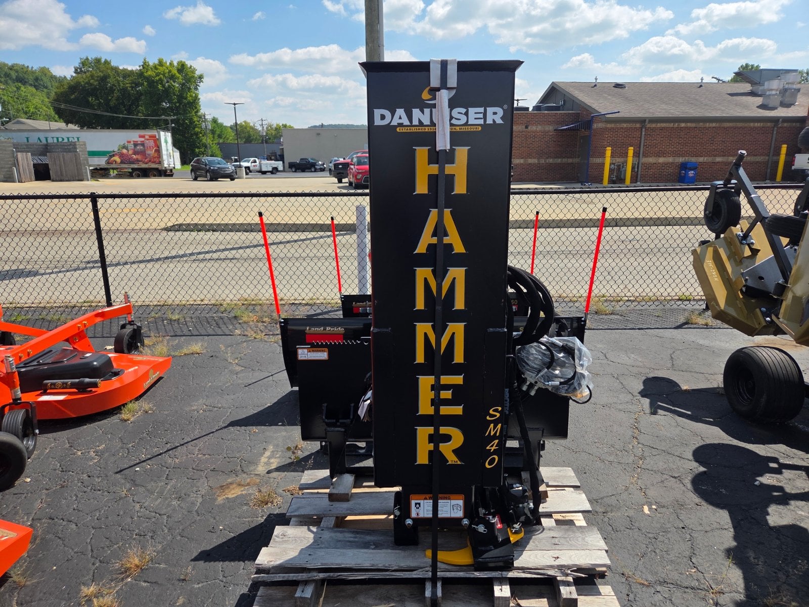 Danuser SM40 post driver, new, at Brookville, IN, photo 1 of 3