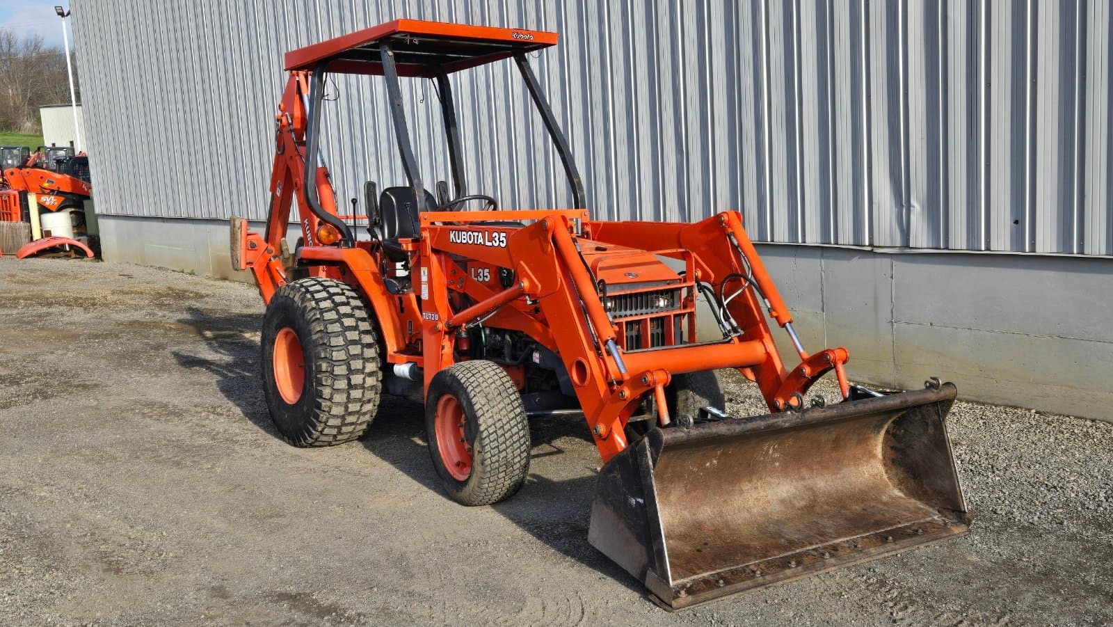 2000 Kubota L35 tractor, used, at Monroe, OH