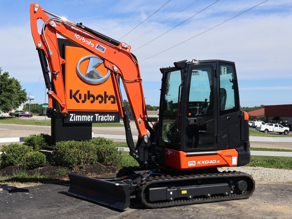 Kubota KX040-5R3A excavator, new, at Monroe, OH, photo 1 of 4