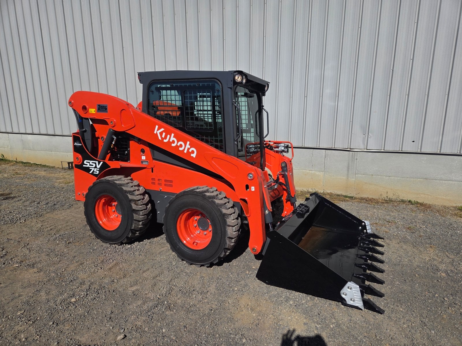 Kubota SSV75PHC skid loader, new, at Monroe, OH, photo 1 of 12
