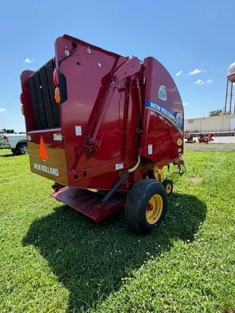 2015 New Holland 450 UTILI round baler, used, at Aurora, IN