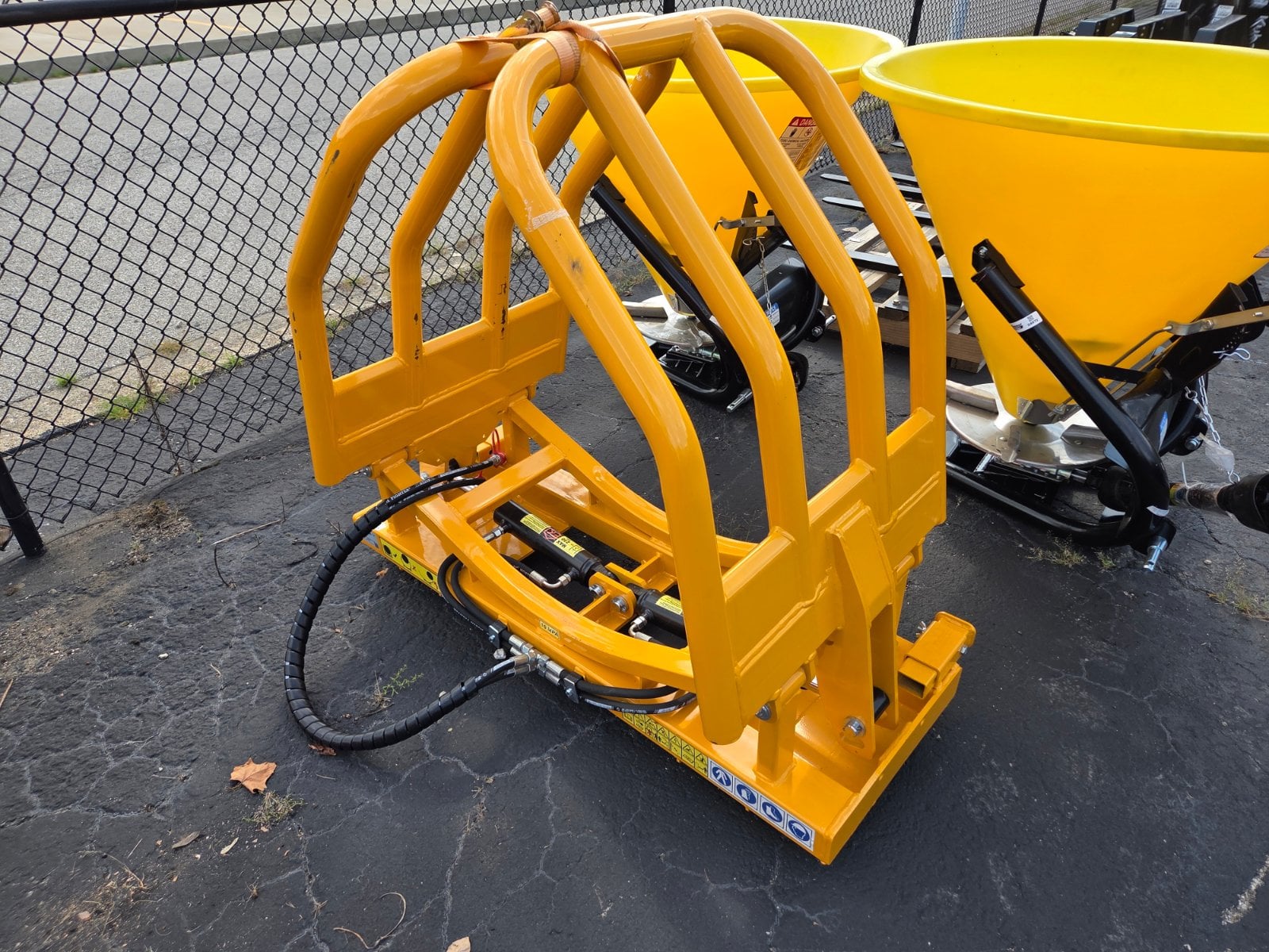 Sundown CHS2SS bale grabber, new, at Brookville, IN, photo 1 of 2